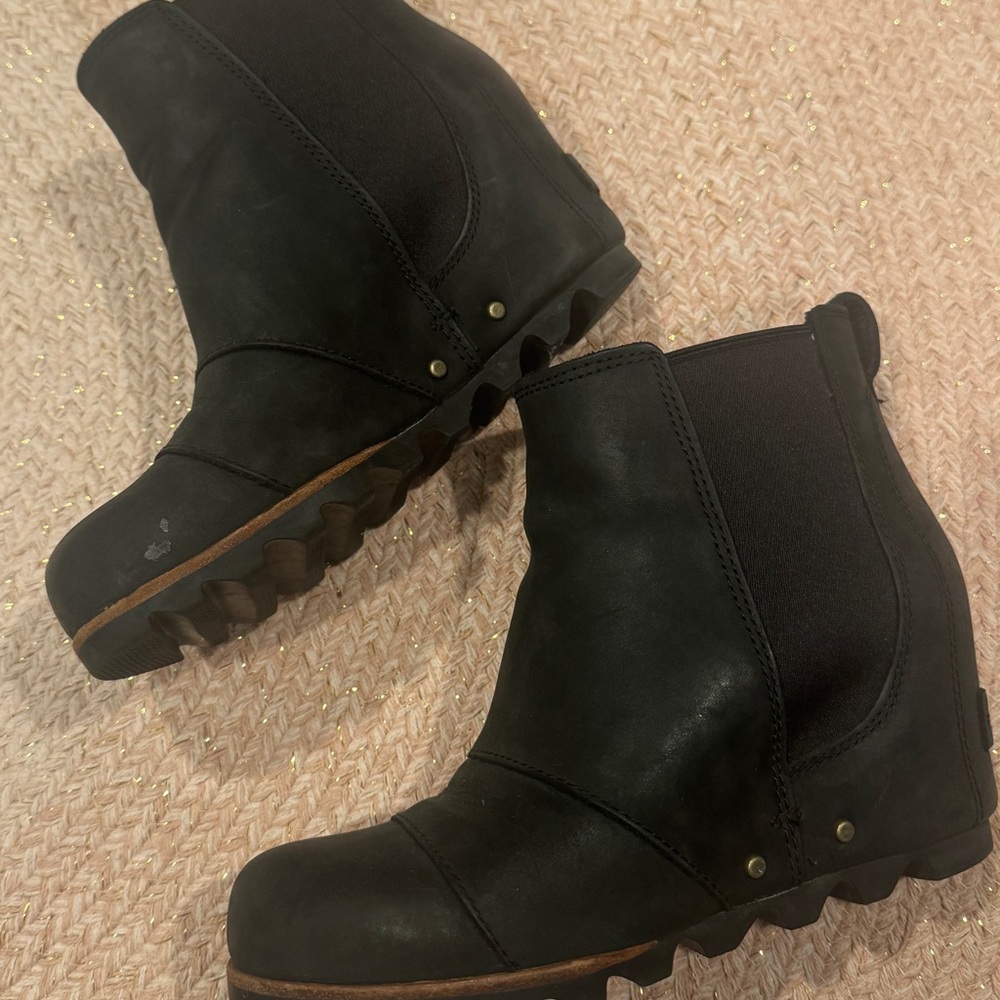 Sorel Black Wedge Boots Joan of Arc